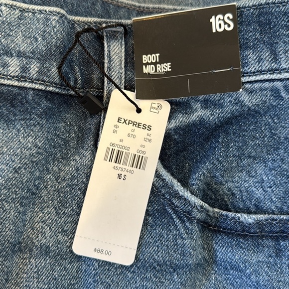 Express Mid Rise Bootcut Jeans - Picture 2 of 4